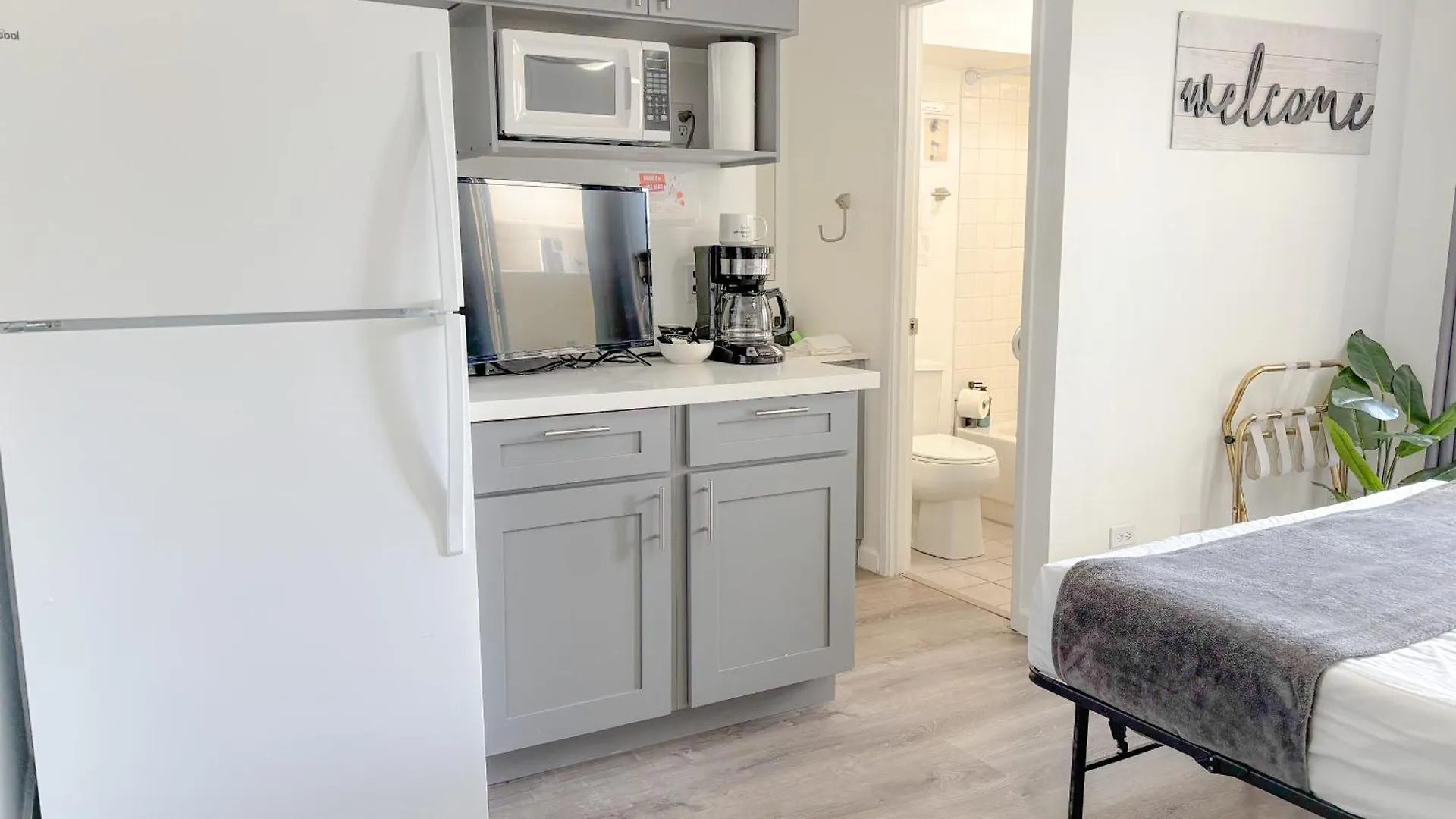 Kuhio Village 704A Condo هونولولو